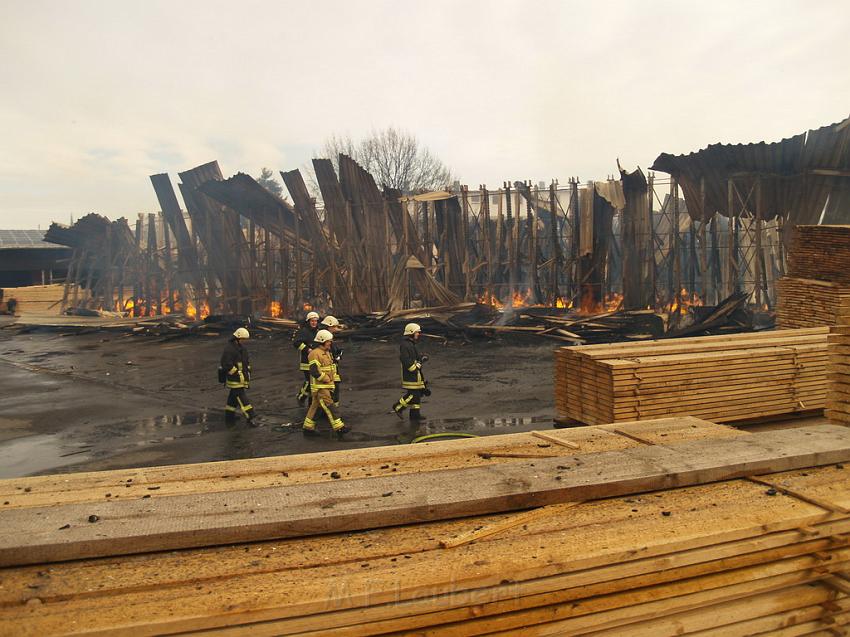 Grossbrand Holzlager Siegburg Industriestr P232.JPG